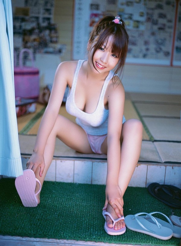 巨乳おっぱい西田麻衣のカラダのパーツの中で抜けるエロ画像下さい!画像15
