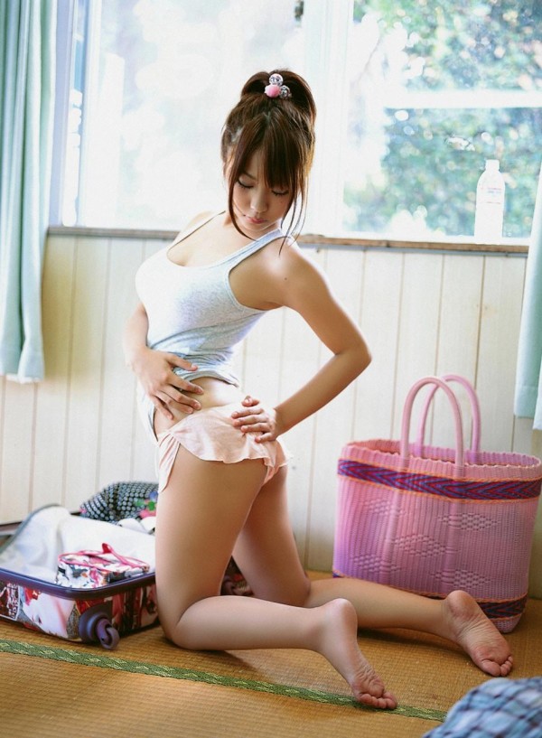 巨乳おっぱい西田麻衣のカラダのパーツの中で抜けるエロ画像下さい!画像17