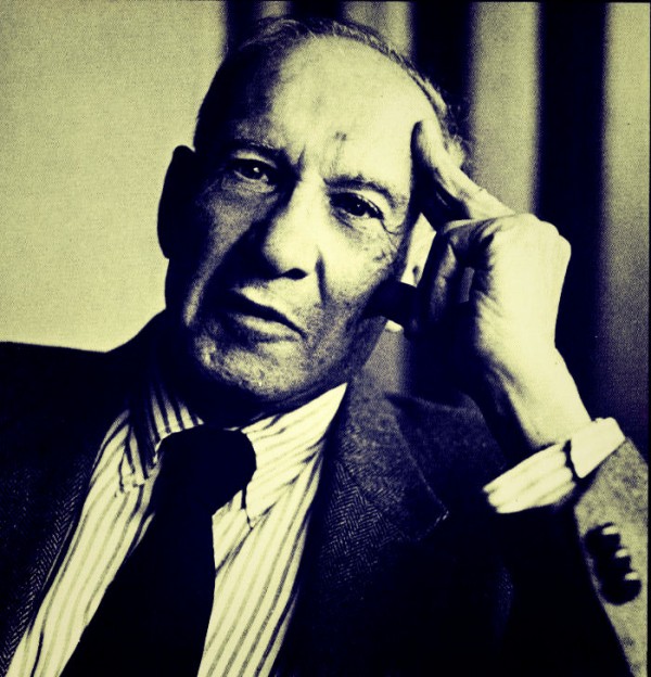 Peter_Drucker_Coach_Library_TV_Fotor