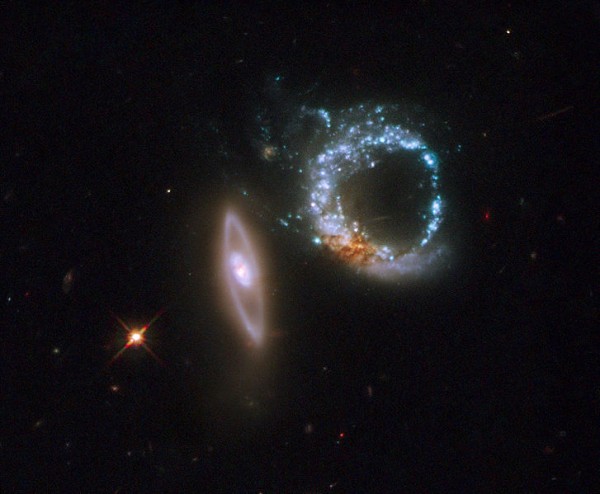 727px-Arp_147