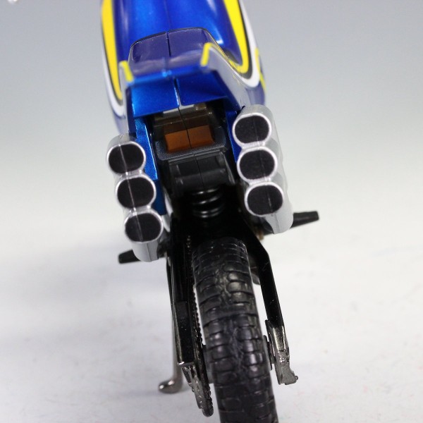 S.H.フィギュアーツ アクロバッター(リニューアルVer.) : 5分で