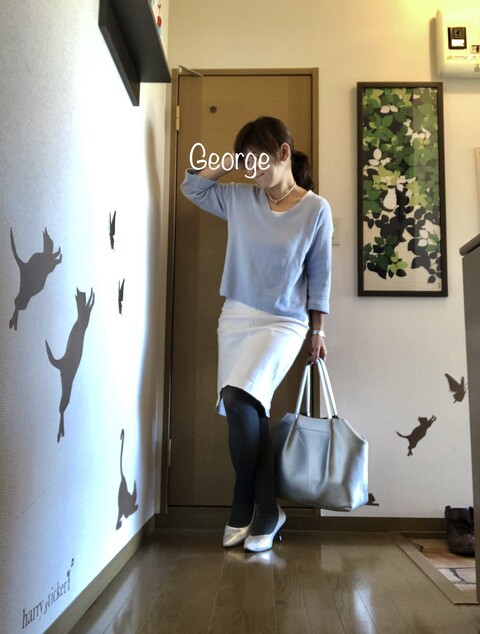 水色ニットとユニクロの白スカート 冬の始まりコーデ Le Style George