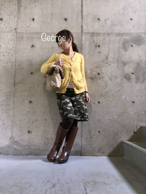 0130 迷彩スカートにトプカピのイエローのカーディガン 鮮やか冬コーデ Le Style George