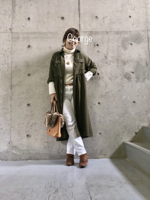 0224 しまむらのカーキシャツワンピ 白チノパンに合わせたアースカラー重ね着コーデ Le Style George