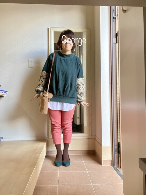 オシャレウォーカーのレーストップス グリーンとピンクのカラフルコーデ Le Style George オシャレウォーカーのレーストップス グリーンとピンクのカラフルコーデ Le Style George