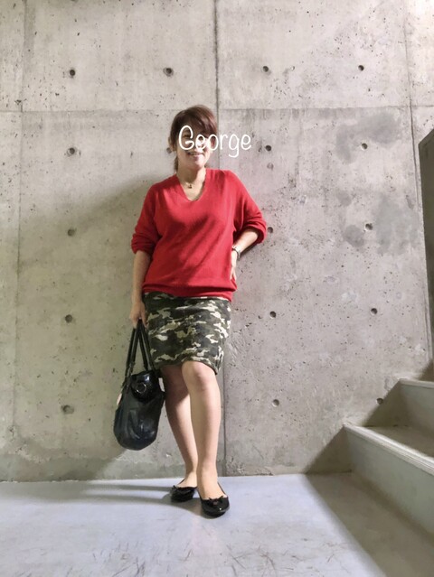 0630 アーバンリサーチの赤ニットもマタニティに活用 迷彩スカートに合わせたコーデ Le Style George