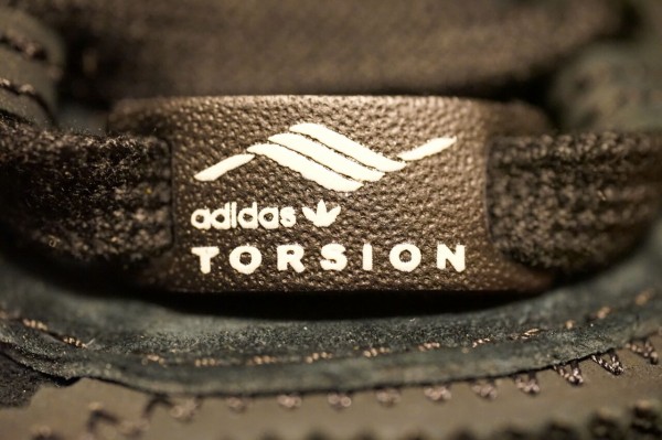 ADIDAS ORIGINALS ZX 9000 YCTN 