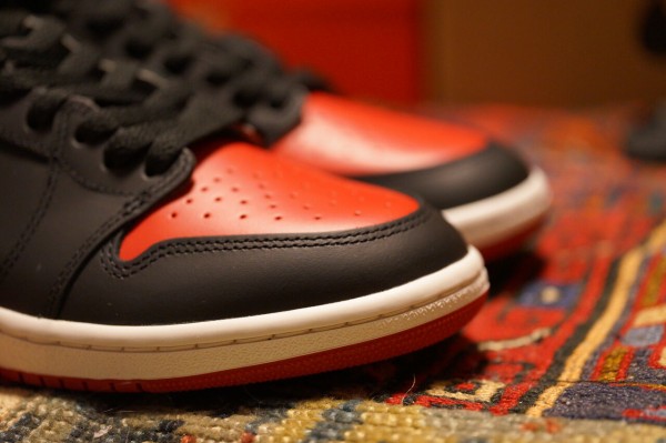 NIKE AIR JORDAN 1 HIGH 85 BRED : ああ、好きに走ればいいじゃない
