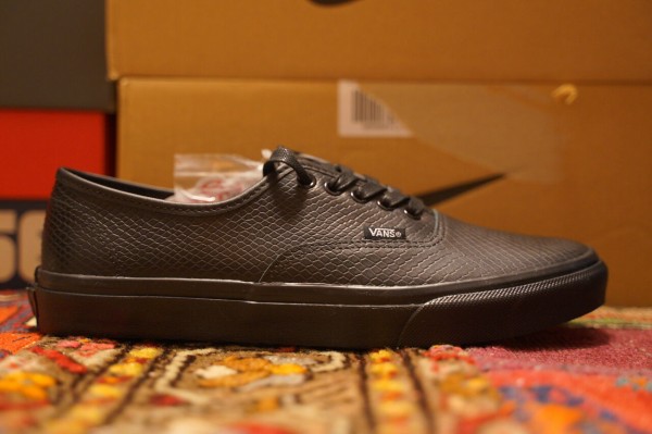 VANS×BILLY'S オーセンティック 巳年　スネーク　ヘビ柄　27.5 VANS × BILLY'S ＜YEAR OF THE SNAKE AUTHENTIC＞新年恒例の