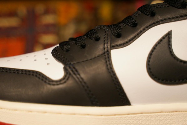 レビュー】ナイキ エアジョーダン1 つま黒 リイマジンドのサイズ感や