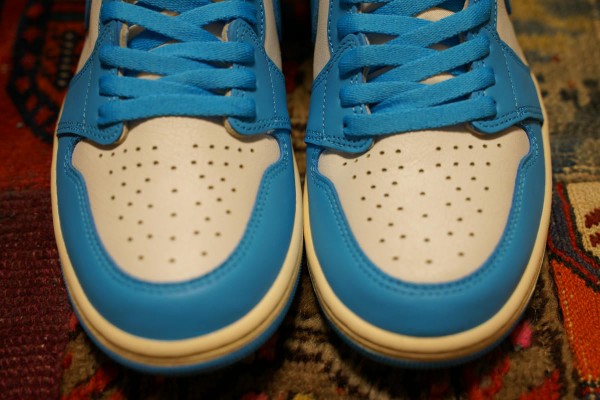 レビュー】ナイキ エアジョーダン1 UNC リイマジンドのサイズ感や