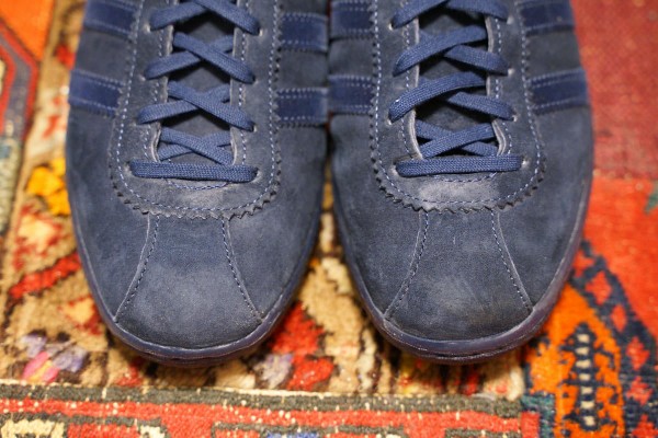 レビュー】アディダス タバコ ナイトインディゴのレザーの質感やサイズ