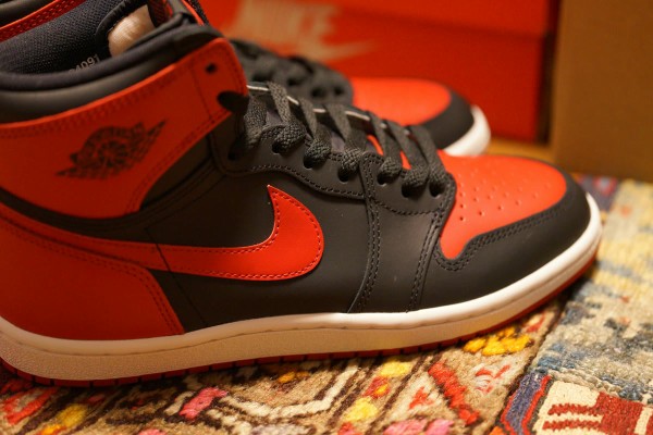 レビュー】ナイキ エアジョーダン1 '85 ブレッドのサイズ感と魅力を