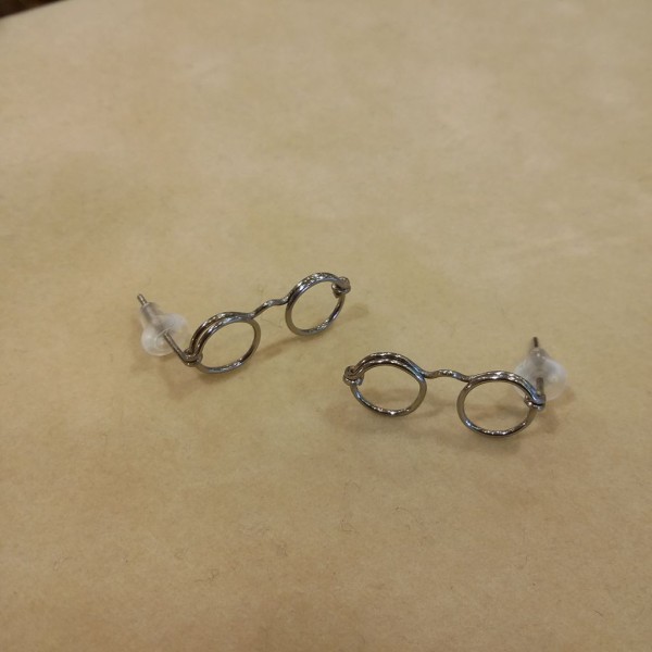 針金細工 早速注文を頂いています メガネのピアス 針金細工職人 銀三こと林雄三のブログ 西荻窪 アビアント 店主