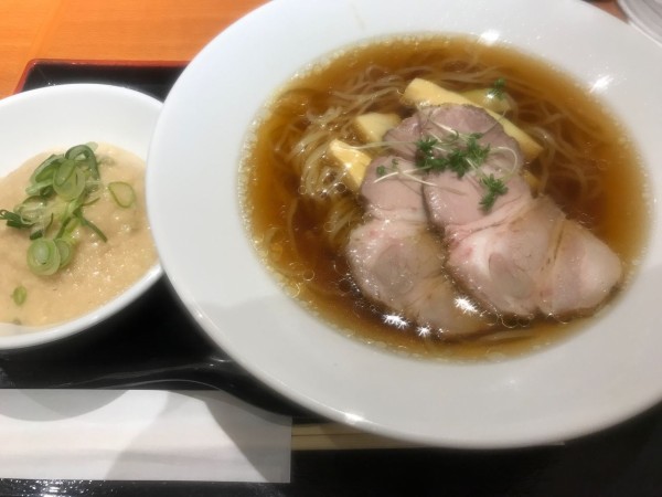 羽田空港第二ターミナル のっけご飯と中華そば95の中華そばｗ とろろ刻みわさびご飯 揚げ物放浪記 油の大将