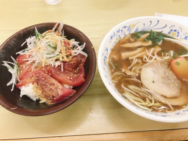 和歌山 白浜 とれとれ横丁の定番 和歌山ラーメンとカツオ丼 揚げ物放浪記 油の大将