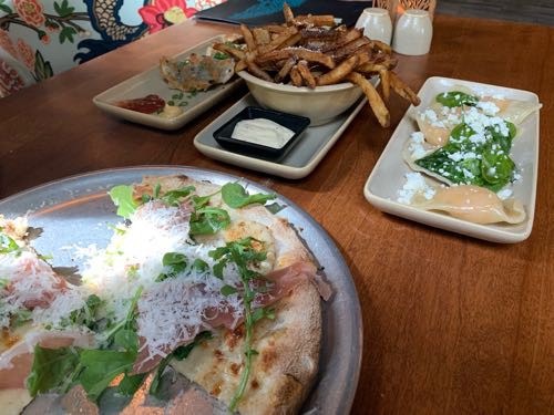 モンキーポッドのハッピーアワー！＠ハワイ・コオリナ : ハワイネコ ブログ