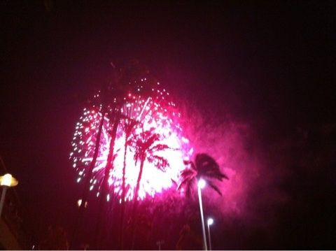 泣きそうになるぐらい綺麗な花火 アロハタワー ハワイネコ ブログ
