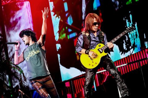 B Z Zepp20周年お祝い これからも演者として観客としてzeppに行くのを楽しみにしております B Zepp いつか また ここで ｂ ｚ Endless Summer