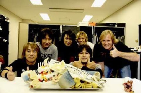 Happy Birthday Koshi Bz Inaba 稲葉浩志さん 松本孝弘さん Birthday２ショット 17年9月23日 土 いつか また ここで ｂ ｚ Endless Summer