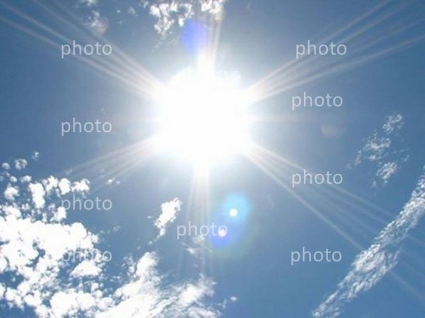 沖縄の太陽 ふりそそぐ 夏の紫外線 写真 イラスト変えたら 私の小遣いが増えました