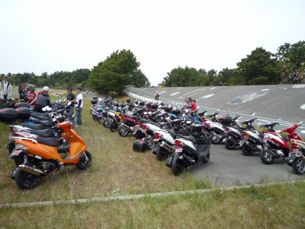 2009年 オフ会 : 通勤特急 アドレス v125とZX-12Rの部屋