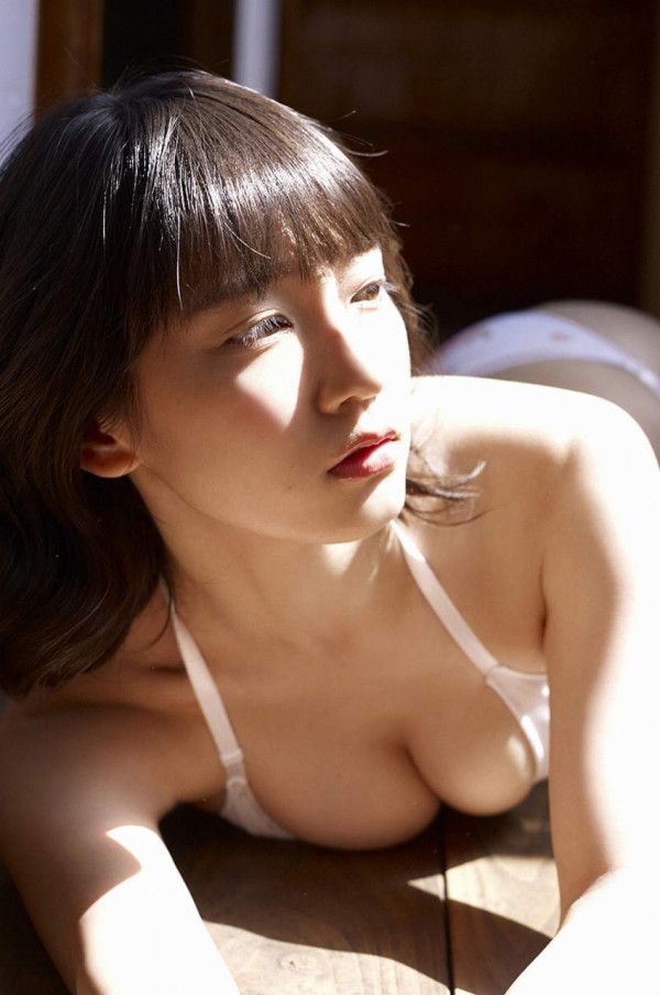 吉岡里帆　白ビキニ 吉岡里帆(２２) 銭湯で濡れる贅沢なカラダ。画像×２５ : 画像ナビ!