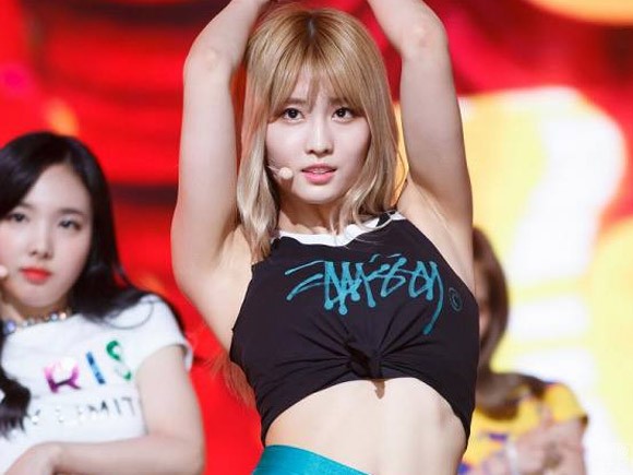 twice　裸 TWICEのライブ写真がエッチで抜ける : 画像ナビ!
