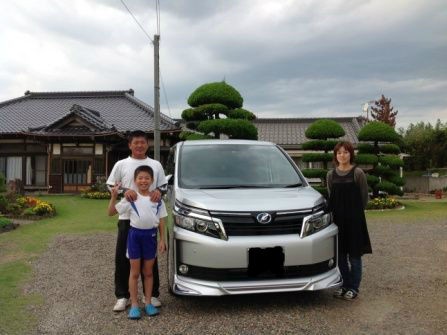 祝納車 新型 ヴォクシー ハイブリッド Voxy Hv オートガレージオオタのスタッフブログ