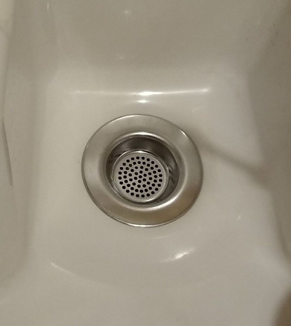 セリア パンチングゴミ受けが純正みたいにピッタリサイズで感動 なんとなくと自己満足