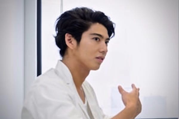 賀来賢人が さんま御殿 に登場 キスシーンの相手は嫁 との答えに視聴者キュン死 ガールズちゃんねる