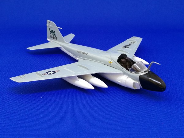 (未使用･未開封品)　タミヤ 1/100 コンバットプレーンシリーズ アメリカ海軍 グラマンA-6A イントルーダー プラモデル 61606 lok26k6 息子】グラマン A-6A イントルーダー (タミヤ 1/100コンバットプレーン