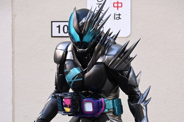 仮面ライダーリバイス この新フォーム格好いいけど見た目的に暴走フォームになるんだろうか 仮面ライダーが戦う悪者はショッカーでいいの