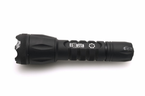 噂の堅牢性はホンモノか?! ELZETTA 実証実験 1 コンクリ壁ぶん投げ実験