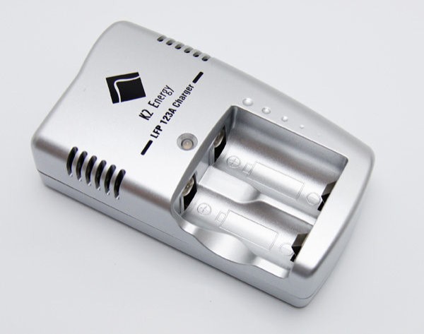 SUREFIRE (シュアファイア) SF2R-KIT-01 国内仕様 充電器・充
