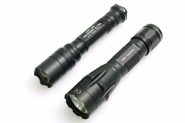 対決企画！SUREFIRE E2DLU-A DIEFENDER VS FURY DFT！ : アカリ