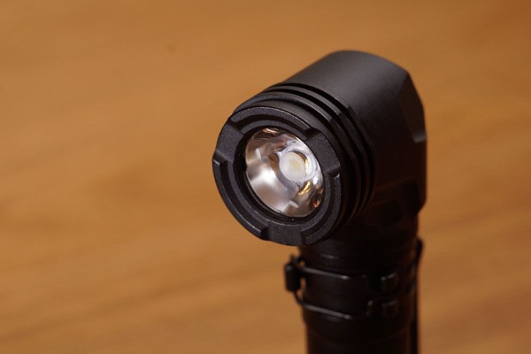 タクティカルにキメる！STREAMLIGHT PROTAC90X USB 充電式