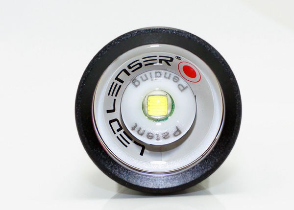 新発売！LED LENSER(レッドレンザー) P7R 9408-R 充電式 LEDライト 