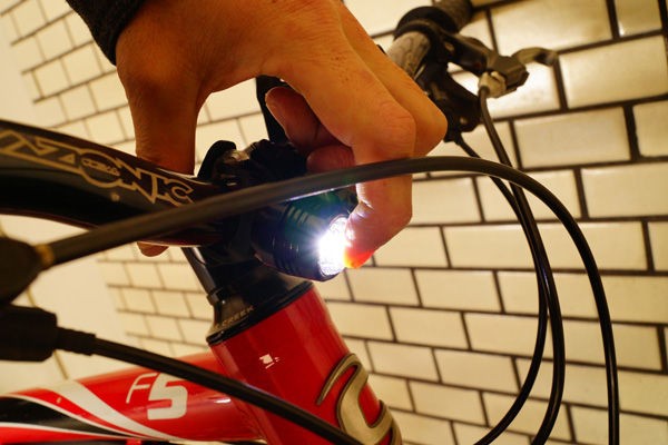 Dosun 充電式自転車用ライト Dc100 Rc100 ルビー ダイヤモンド 目指せ ライトマニア Akaricenter 懐中電灯レビュー