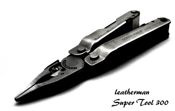 LETEHRMAN SuperTool 300 超無骨なマルチツール : 目指せ！ライト