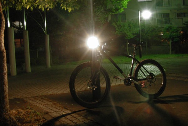 LIGHT&MOTION URBAN 500 充電式 自転車用 LEDライト : 目指せ！ライト