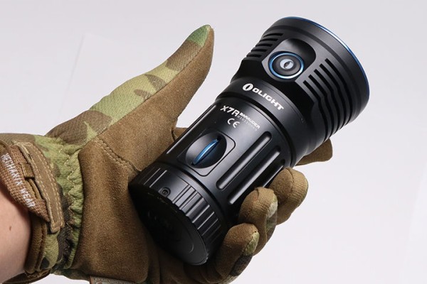 【中古】Olight X7R Marauder 懐中電灯 12000ルーメン OLIGHT オーライト X7R MARAUDER 懐中電灯 クリスマス 12000