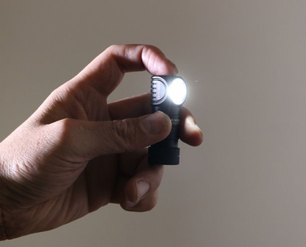 OLIGHT (オーライト) H1 NOVA コンパクト&多目的 LED ヘッドライト 激安価格販売：アカリセンター