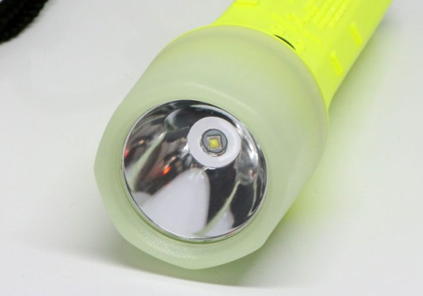 ペリカン 2410 黒 LEDライト 2410BK 1個 (メーカー直送) ペリカン 2410 黒 LEDライト 2410BK 1個 (メーカー直送)