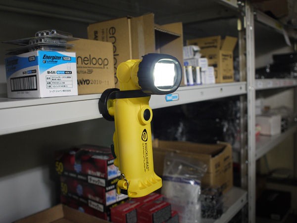 ストリームライト ナックルヘッド 充電式LEDライト : アカリ