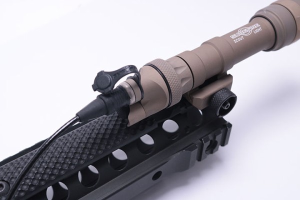 SureFire M600U 600 LU Tan Scout Light w/ M75 Mount & Z68