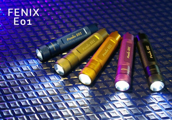 FENIX　フェニックス　LEDライト　単4電池モデル　レアカラー☆ FENIX E01 単四電池1本使用 10ルーメン コンパクトLEDキーライト