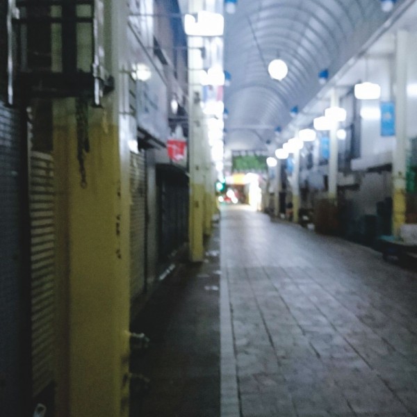 ネタも板前さんも大真面目 店名は おちゃらけ 横浜橋通商店街からすぐのお寿司屋さん ゆずこと歩こ