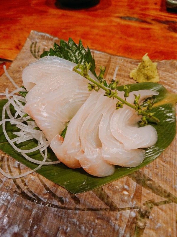 海鮮問屋 孝進丸 捕れたての鮮魚からノドグロを煮付けにお料理してもらいました ゆずこと歩こ