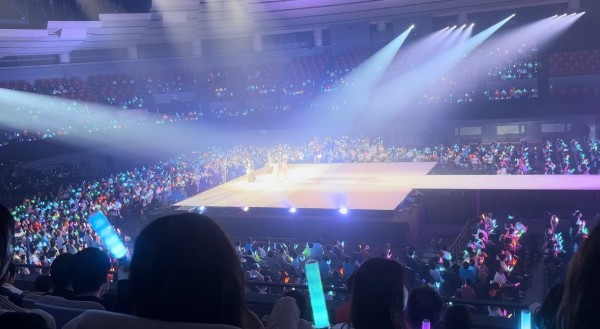 向井ゆき   起業スターターキット 検索: 宮本佳実 エリカ 浅見帆帆子 元STU48メンバー森香穂、瀧野由美子卒業コンサートの客席を